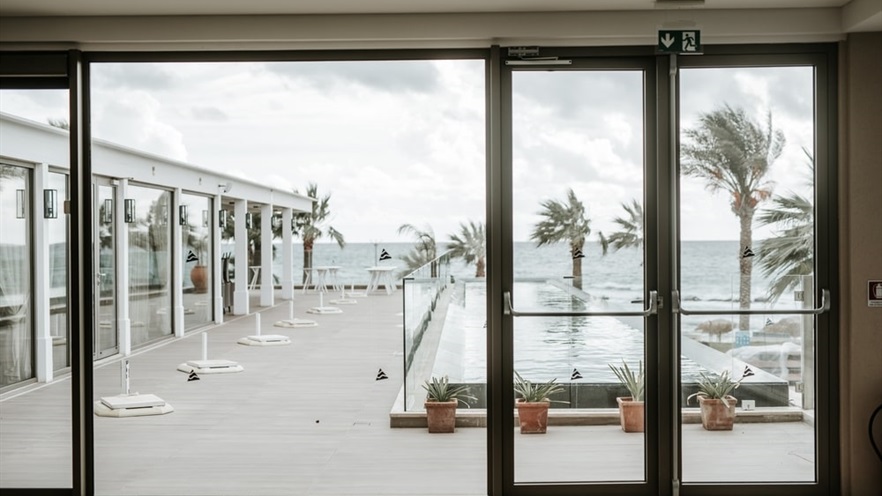 Large opening with aluminum doors