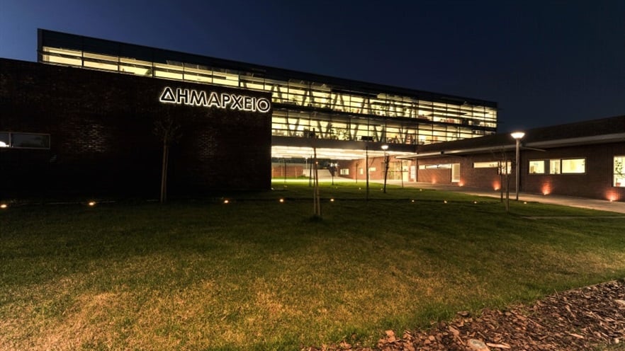 Building façade by night