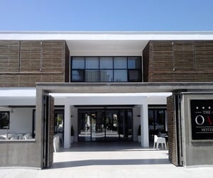 Hotel from outside the entrance