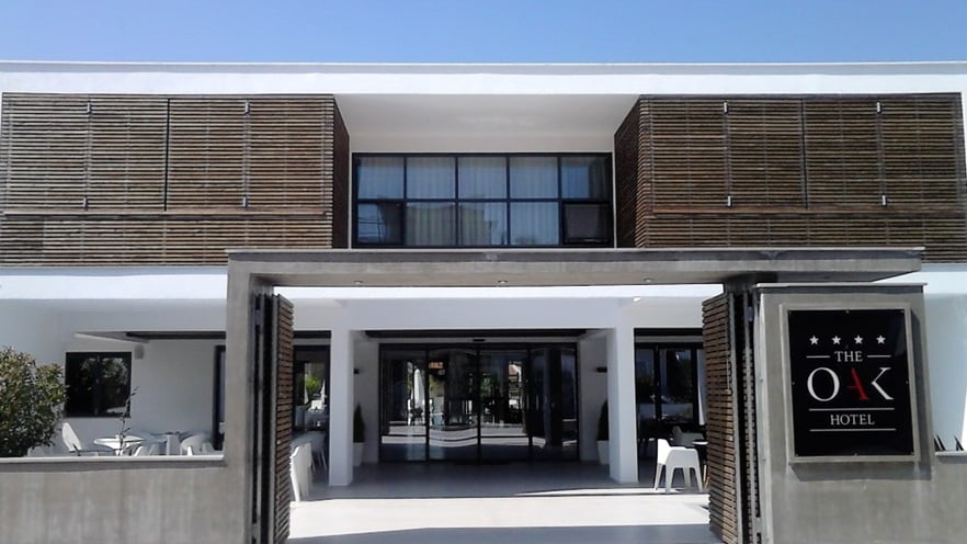 Hotel from outside the entrance
