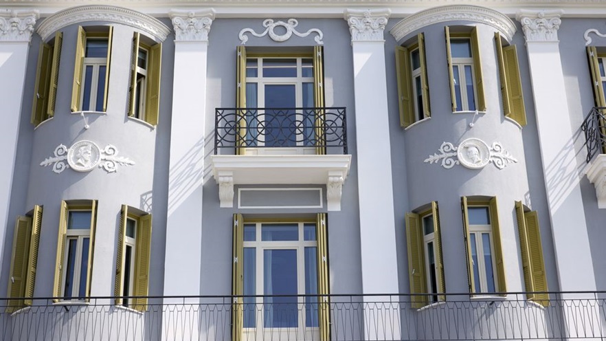 Τhe renovation preserved the traditional appearance of the building with the balconies and the shutters