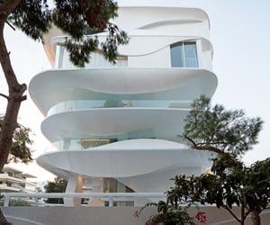 The 5-storey building with curved edges and wavy walls