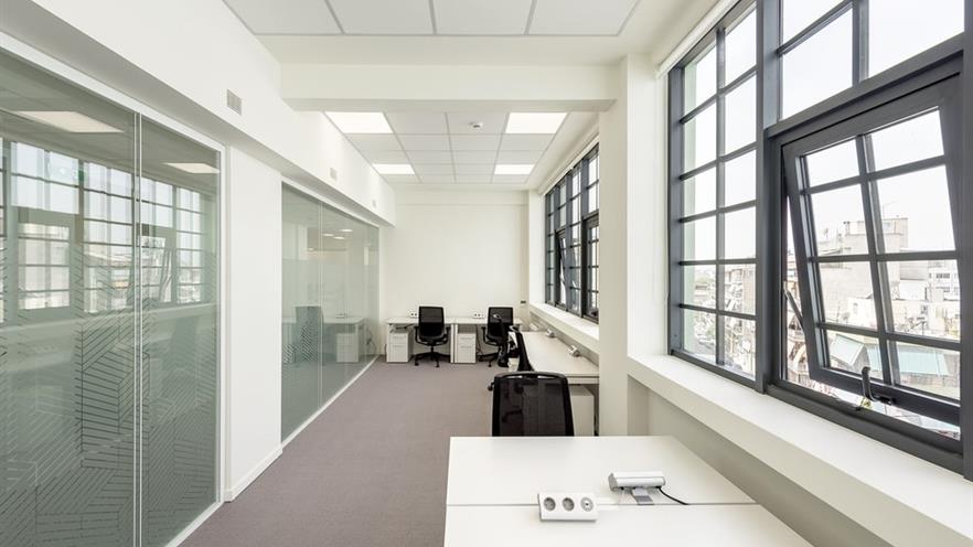 Spaces Theanous enclosed workspace