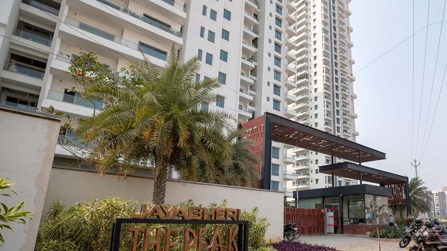 The building premises have a large guarder entry with a big sign Jayabheri The Peak
