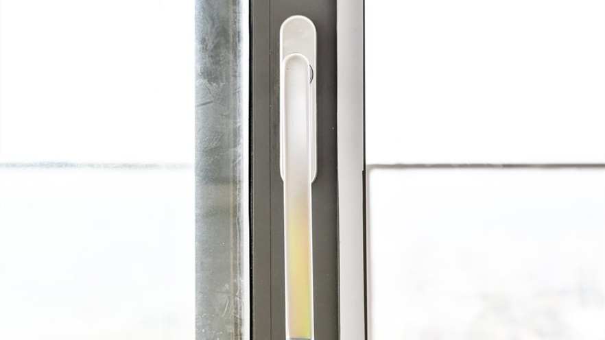 Window handle
