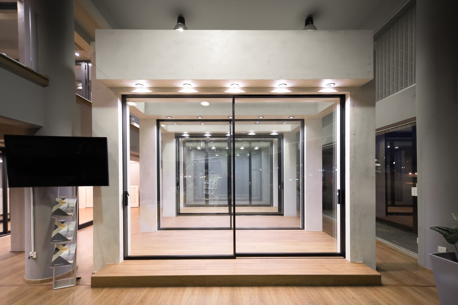 ALUMIL LIMASSOL-showroom-sliding