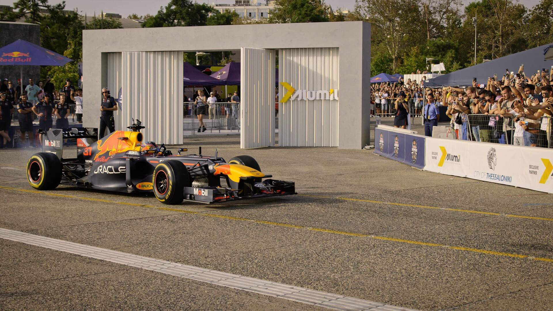 Red Bull Showrun by ALUMIL