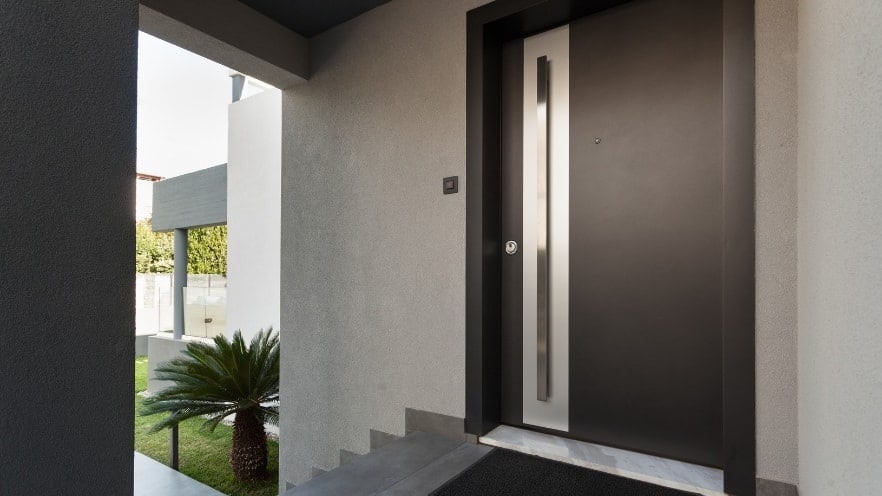 ușă de acces din aluminiu SMARTIA MD67 pentru siguranța casei cu design minimalist