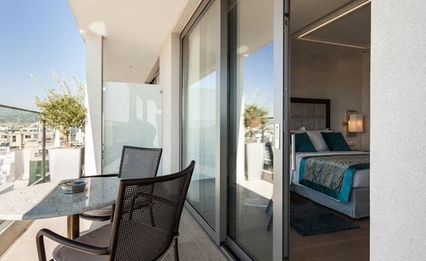 s560-balcony-view