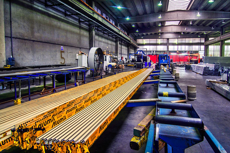 Workshop for the production of aluminum profiles